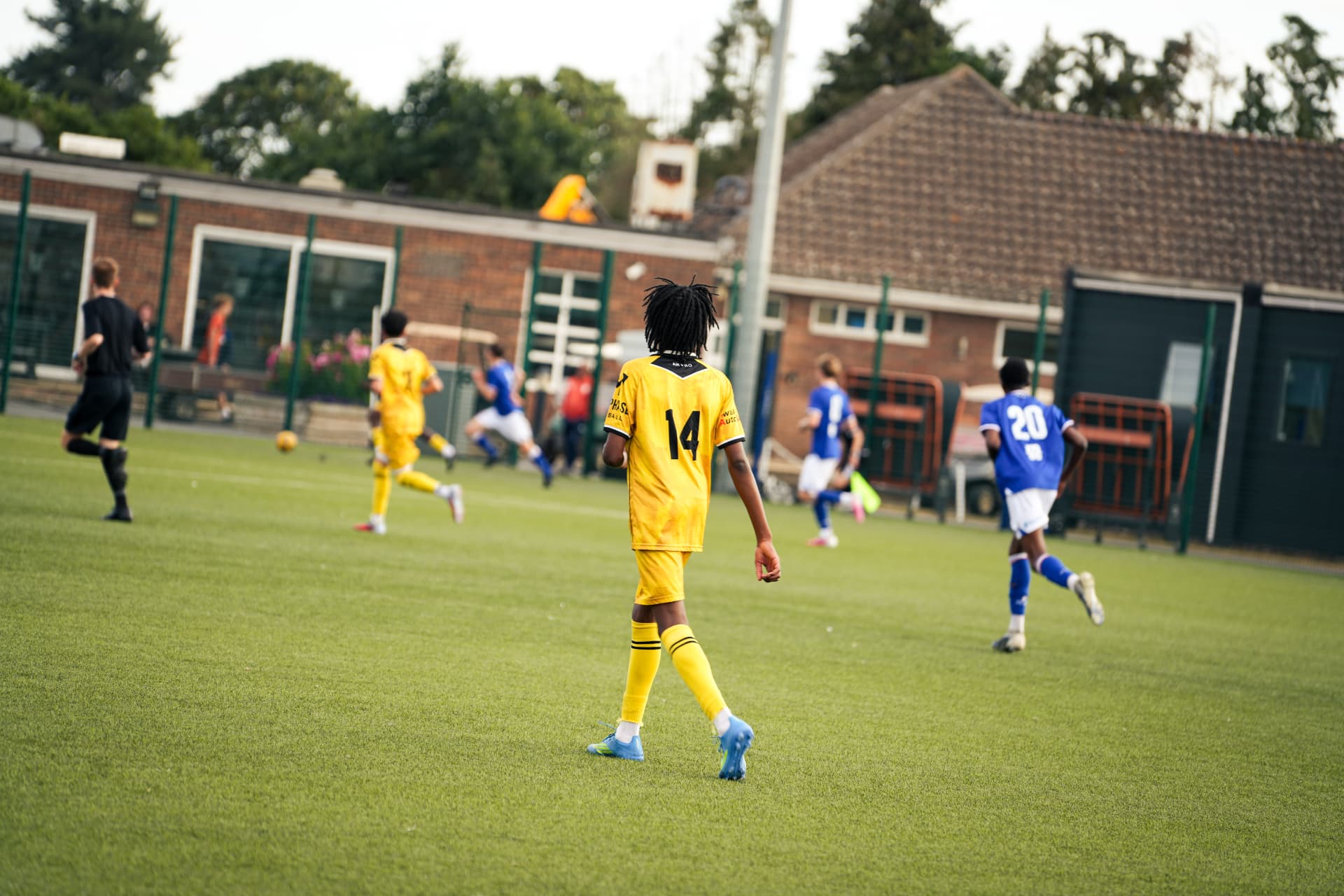 AR Elite player reading the game against Ipswich